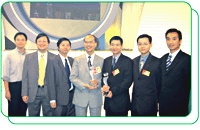 The Director of Electrical and Mechanical Services, Mr. LAI Sze-hoi, takes a photo with the Chief Engineer, Dr. LEUNG Kin-man, and the ELD colleagues after receiving the trophy