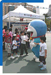 Game booths at the E&M Safety Carnival 2005