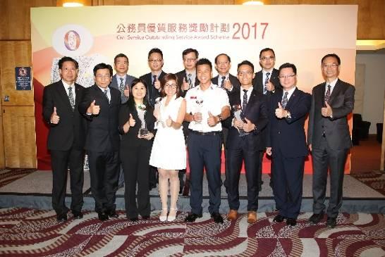 部門團隊與機電署同事合照 部門團隊與機電署同事合照