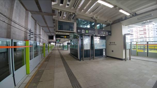 運輸署巡視各車站内大堂及月台的各項乘客設施、資訊及指示路標