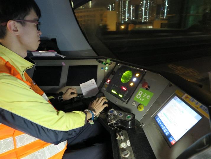 機電署鐵路科進行８卡列車的有關安全檢視