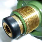 (4) 檢查調壓器及其防漏膠圈，確保沒有爆裂或損毁。