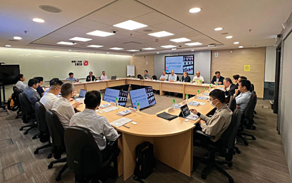 工作小組負責檢視最新的國際安全標準、行業現有做法和創新技術，並提出修訂建議。