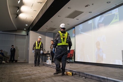 決賽日匯報片段 &mdash; 井底小喇叭