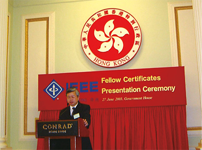 顏博士鼓勵年輕人幹出一番事業。