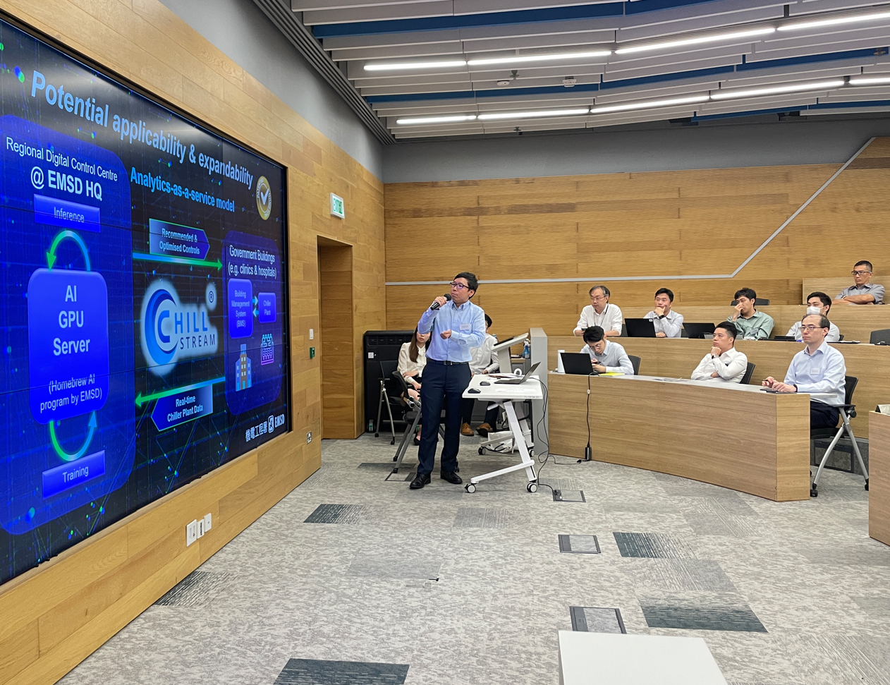 在6月20日舉行的研討會上，機電署團隊成員向客戶介紹不同創科解決方案。