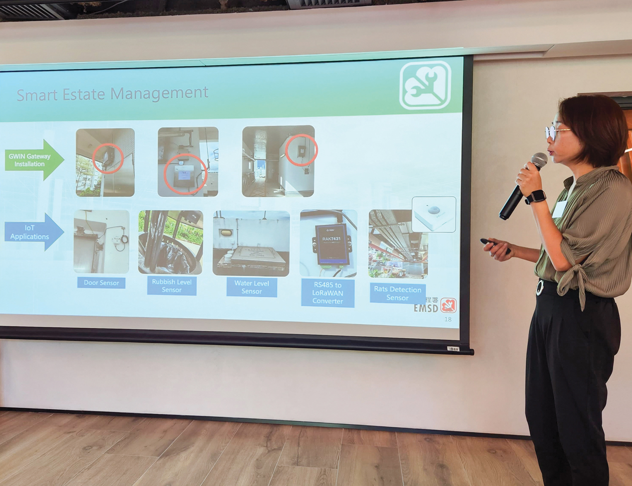 機電署數碼科技部轄下的政府物聯通分部在分享會上介紹採用低功耗廣域網絡的不同物聯網應用方案。