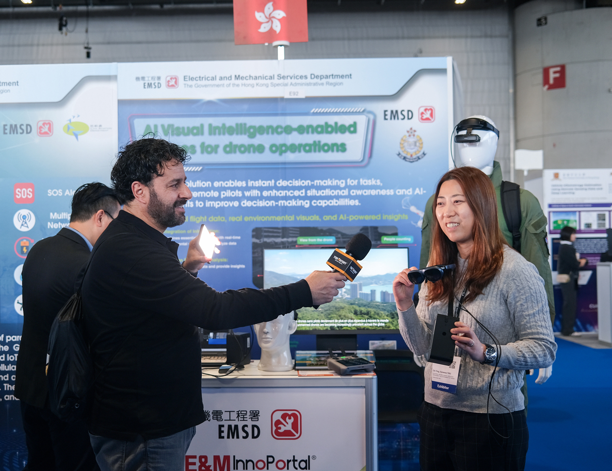 The AI Visual Intelligence-enabled Glasses for Drone Operations, a collaboration between the EMSD and the HKPF, attracted much attention at the exhibition.