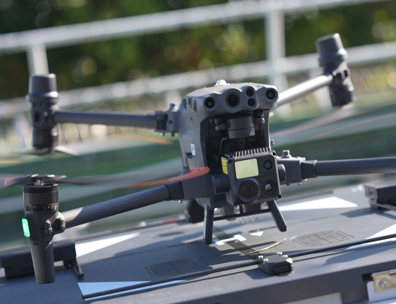 「超視距飛行」無人機配備更多傳感器，並運用人工智能進行自動化偵測工作。 